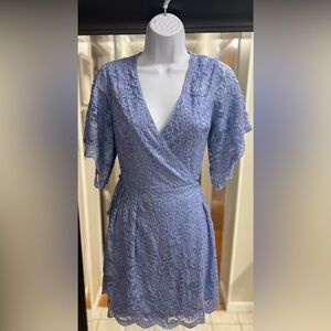 Brand: Francesca’s
Size: XXS
Has some fraying of the fabric shown (last picture)